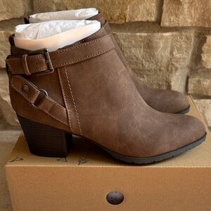 NWT Brown Ankle Boots